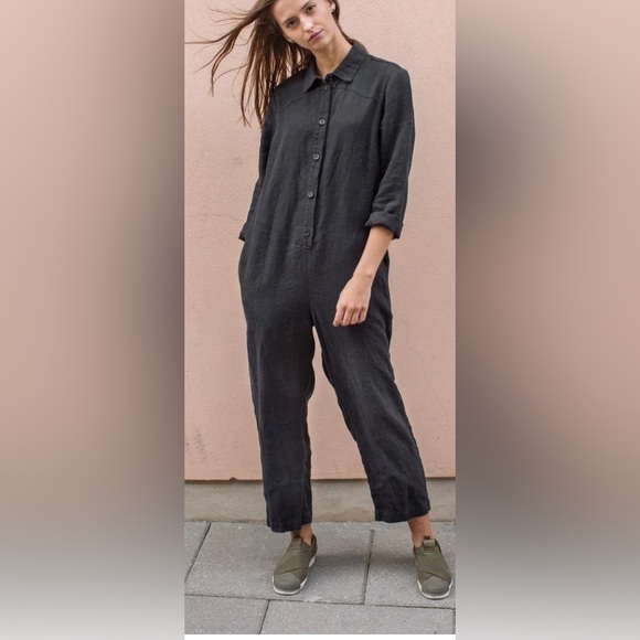 COPY - 100% LINEN BLACK JUMPSUIT - Picture 1 of 6